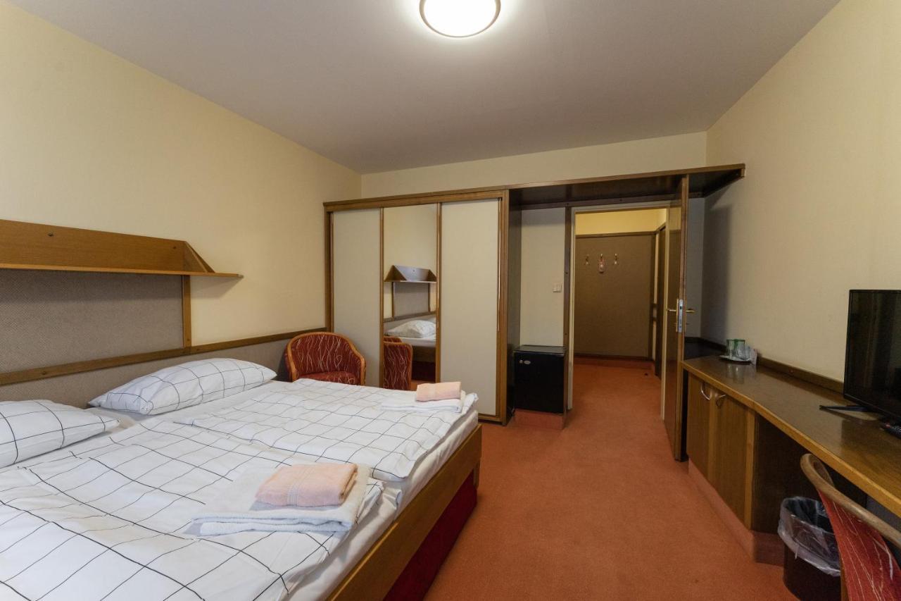 Hotel Amco Zábřeh Buitenkant foto